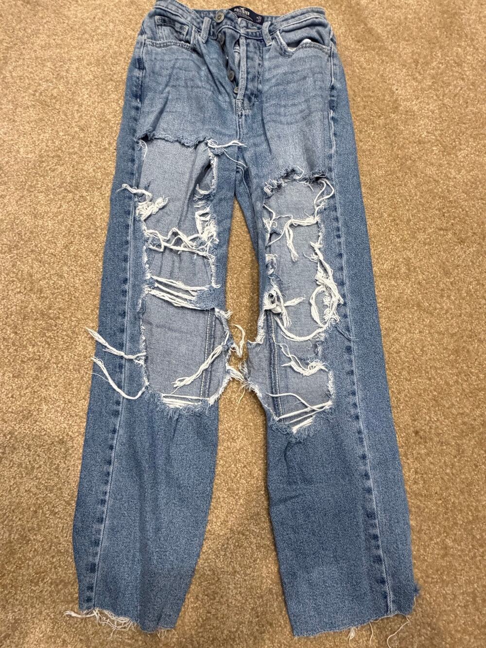 Women’s Highly Distressed Ultra High Rise Vintage Straight Jean Size 00